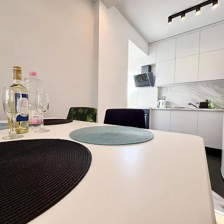 Pearl - Bright 2br Apartment Warna